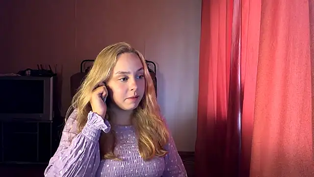 Snapshot of ZoraDearmon chatting on 2, 8, 2026 ZoraDearmon online show from 2, 8, 2026