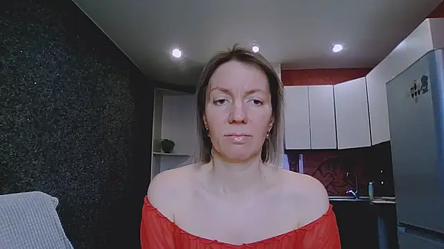 Amanda Luxe online show from 25, 2, 2026