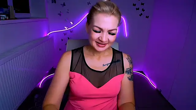 Snapshot of Madonna_Fire chatting on 31, 7, 2026 Madonna Fire online show from 31, 7, 2026