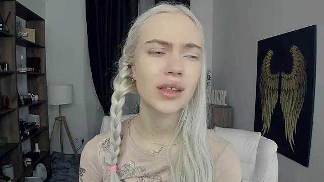 KristalCrowner online show from 16, 2, 2026