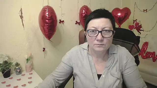 EmilyL0ve online show from 2, 2, 2026