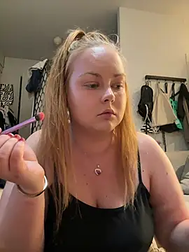 Snapshot of sweet-iina chatting on 6, 7, 2026 sweet-iina online show from 6, 7, 2026