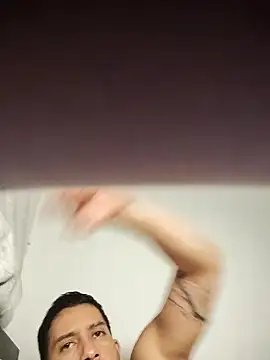 MrWolfHot online show from 7, 1, 2026