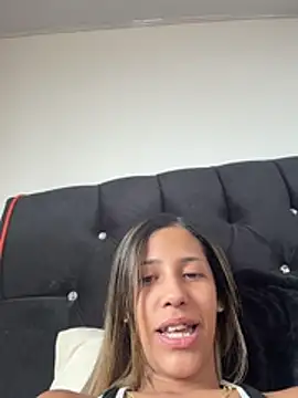 vicky bass  online show from 3, 6, 2026
