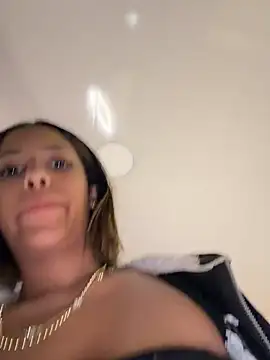 vicky bass  online show from 24, 6, 2026