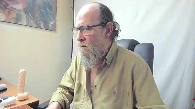 Snapshot of Uncle_Hottie chatting on 18, 2, 2026 Uncle Hottie online show from 18, 2, 2026