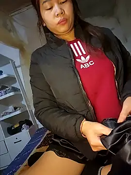 Snapshot of Comebaby-077 chatting on 8, 1, 2026 Comebaby-077 online show from 8, 1, 2026