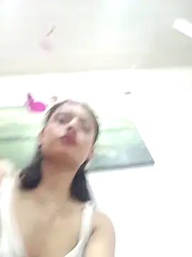 Snapshot of honeyluxe_ chatting on 25, 4, 2026 honeyluxe online show from 25, 4, 2026