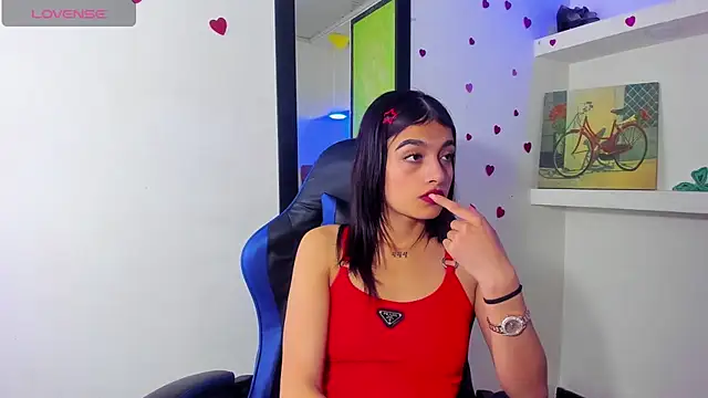 Snapshot of honeyluxe_ chatting on 19, 6, 2026 honeyluxe online show from 19, 6, 2026