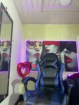 Snapshot of honeyluxe_ chatting on 28, 7, 2026 honeyluxe online show from 28, 7, 2026