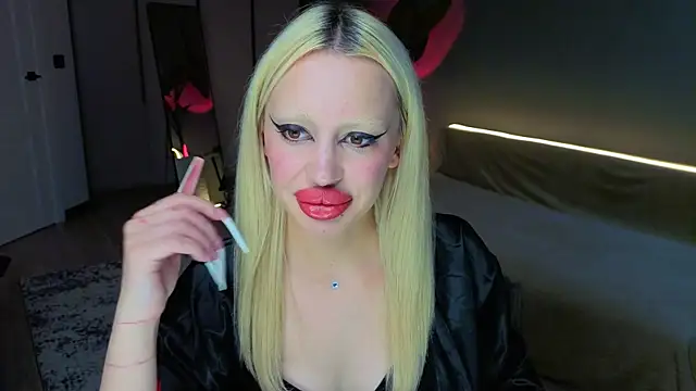 Snapshot of Luna_Beverly chatting on 2, 7, 2026 Luna Beverly online show from 2, 7, 2026