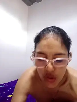 Snapshot of Elizabeth_manzon chatting on 4, 5, 2026 Elizabeth manzon online show from 4, 5, 2026