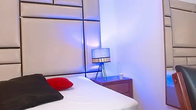 alejandra loppez online show from 4, 2, 2026