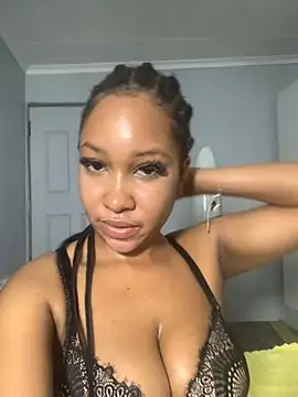 Snapshot of Creamy_bitchxxx chatting on 4, 6, 2026 Creamy bitchxxx online show from 4, 6, 2026