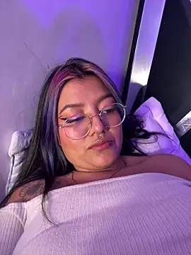 queen of you heart online show from 17, 4, 2026