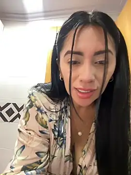 Snapshot of nataliia_queen_ chatting on 24, 5, 2026 nataliia queen online show from 24, 5, 2026