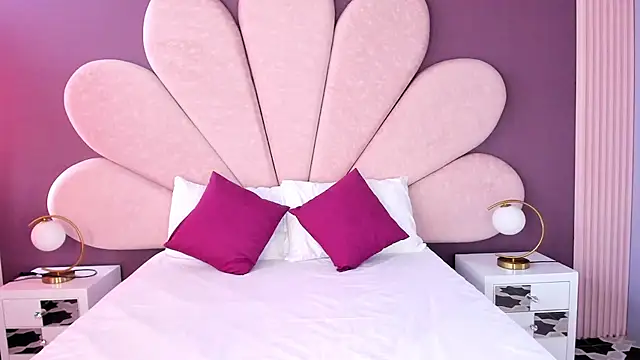 LolaGray   online show from 20, 2, 2026