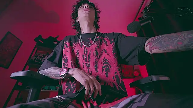 Snapshot of Olliver___y chatting on 2, 3, 2026 Olliver y online show from 2, 3, 2026