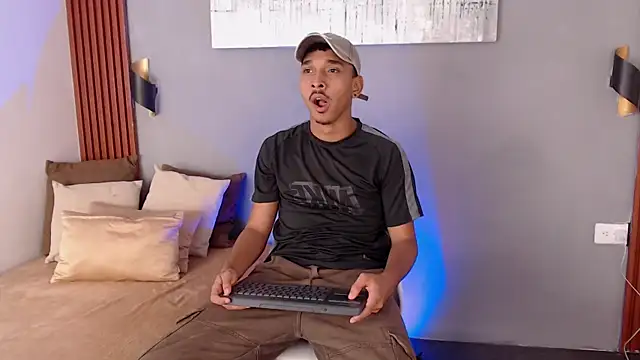 Snapshot of Julian_Dark_ chatting on 3, 3, 2026 Julian Dark online show from 3, 3, 2026