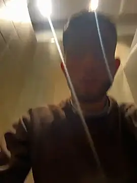 Snapshot of liam_bronw chatting on 4, 7, 2026 liam bronw online show from 4, 7, 2026