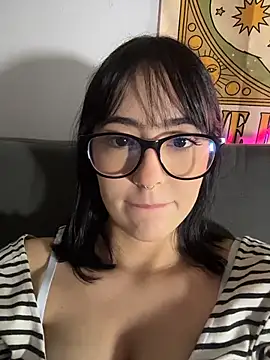 HinaSweet online show from 24, 2, 2026