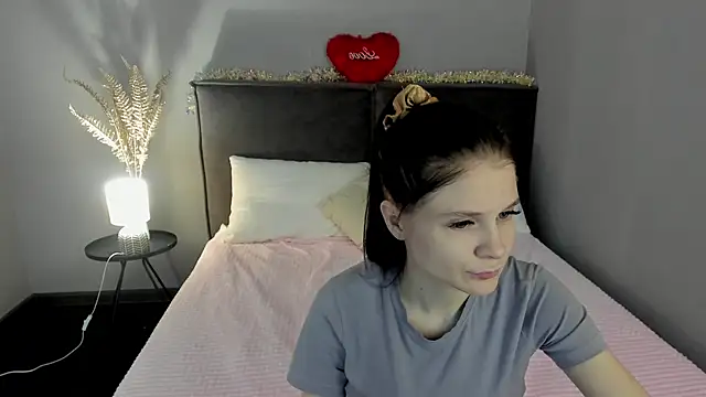 SkinyJoys online show from 24, 2, 2026