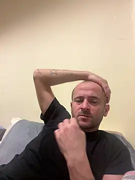 Snapshot of Majestik1 chatting on 14, 1, 2026 Majestik1 online show from 14, 1, 2026