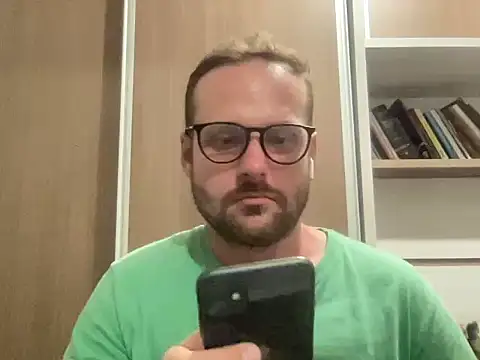 Snapshot of catarinenseputo chatting on 4, 3, 2026 catarinenseputo online show from 4, 3, 2026