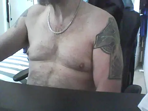 Snapshot of loudandproud chatting on 7, 5, 2026 loudandproud online show from 7, 5, 2026