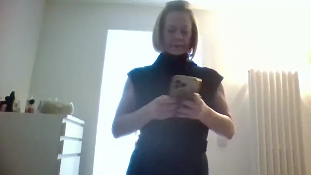 Milfshake227 online show from 6, 3, 2026