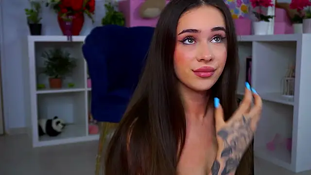 Ava Solis online show from 6, 2, 2026