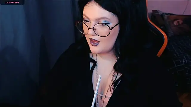 Snapshot of PixelMiss chatting on 9, 8, 2026 PixelMiss online show from 9, 8, 2026