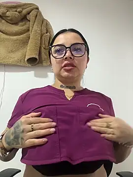 Mia  Bloom online show from 3, 2, 2026