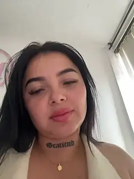 Mia  Bloom online show from 3, 3, 2026