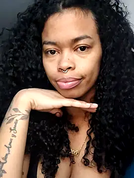 Snapshot of shenna_brunette chatting on 15, 1, 2026 shenna brunette online show from 15, 1, 2026