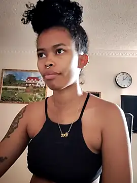 Snapshot of shenna_brunette chatting on 16, 2, 2026 shenna brunette online show from 16, 2, 2026