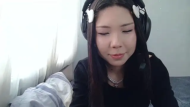 AprilOnilll online show from 10, 1, 2026