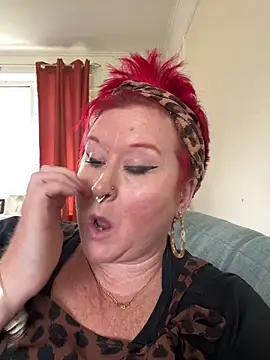 Snapshot of BustyRedxx chatting on 14, 6, 2026 BustyRedxx online show from 14, 6, 2026