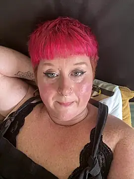 Snapshot of BustyRedxx chatting on 2, 7, 2026 BustyRedxx online show from 2, 7, 2026