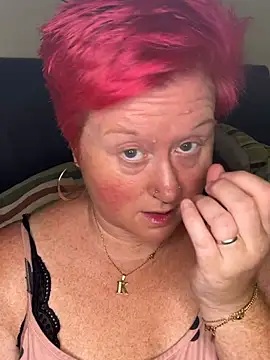 Snapshot of BustyRedxx chatting on 16, 7, 2026 BustyRedxx online show from 16, 7, 2026