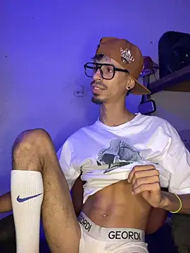 Snapshot of alexx_23cm chatting on 8, 4, 2026 alexx 23cm online show from 8, 4, 2026