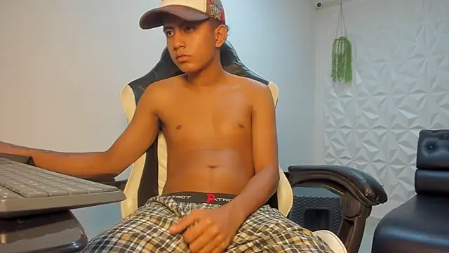 Alluringangel23 online show from 13, 1, 2026