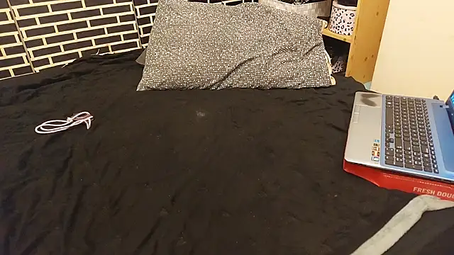 Spatgirl online show from 12, 2, 2026