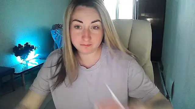 FoxyAnn12 online show from 6, 5, 2026