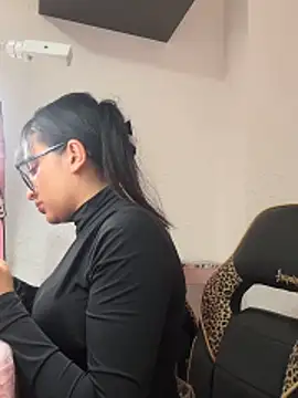 honey kendalll online show from 8, 3, 2026