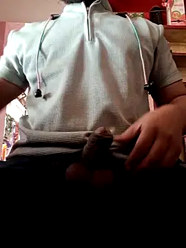 RaiStarrrr0-9 online show from 2, 2, 2026