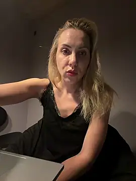 ElenaWhitmore online show from 2, 6, 2026