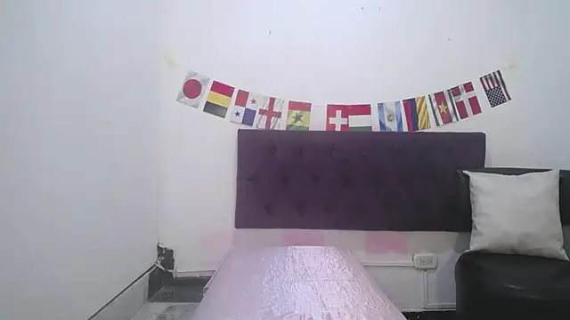 Snapshot of Little18Doll chatting on 18, 7, 2026 Little18Doll online show from 18, 7, 2026