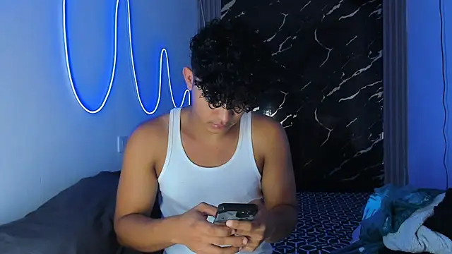 jamescurly00 online show from 13, 1, 2026