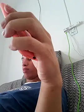 ofjuliaa online show from 19, 2, 2026